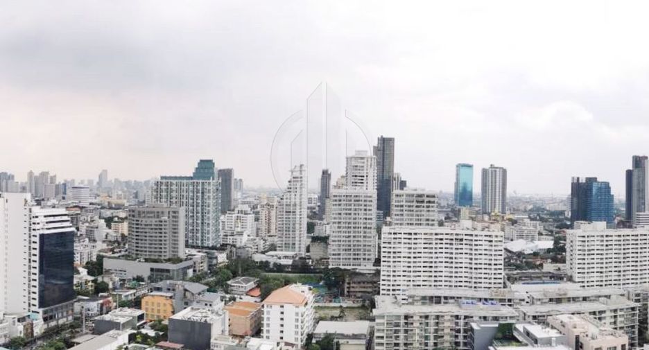 For rent 4 bedrooms condo in Watthana, Bangkok