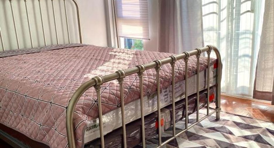 Casa adosada en alquiler y en venta de 2 habitaciones en Mueang Chiang Mai, Chiang Mai