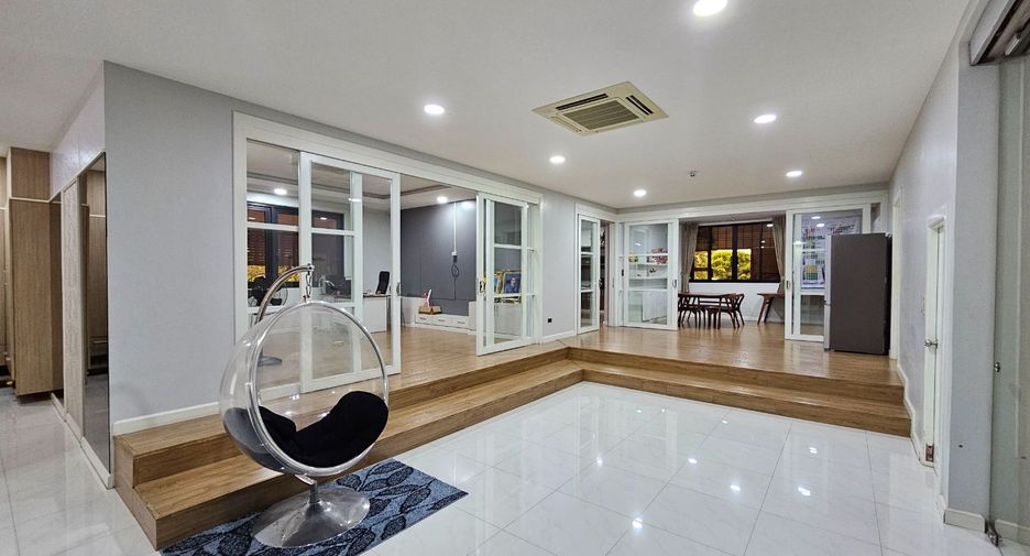 For sale 5 bed house in Mueang Ratchaburi, Ratchaburi