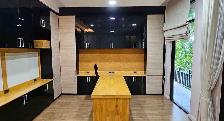 For sale 5 bed house in Mueang Ratchaburi, Ratchaburi