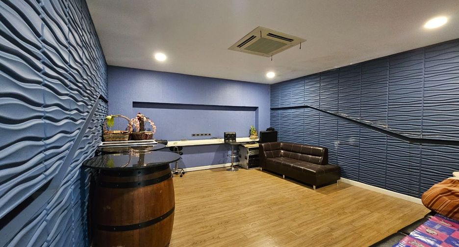 For sale 5 bed house in Mueang Ratchaburi, Ratchaburi
