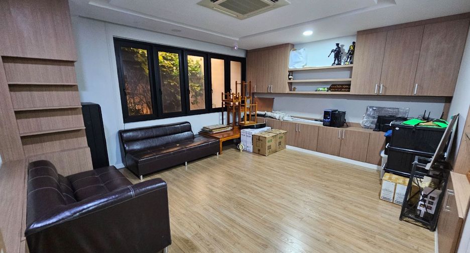 For sale 5 bed house in Mueang Ratchaburi, Ratchaburi