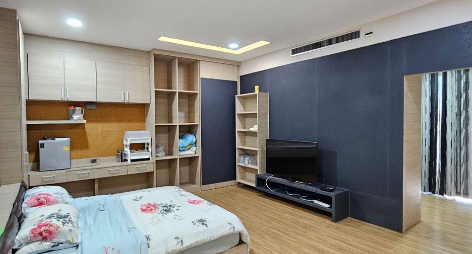 For sale 5 bed house in Mueang Ratchaburi, Ratchaburi