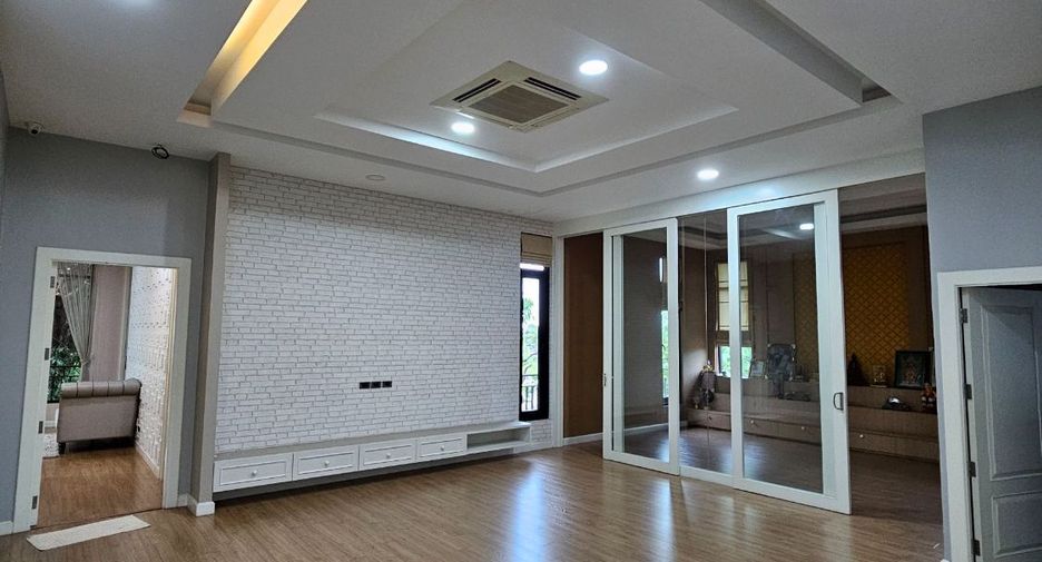 For sale 5 bed house in Mueang Ratchaburi, Ratchaburi
