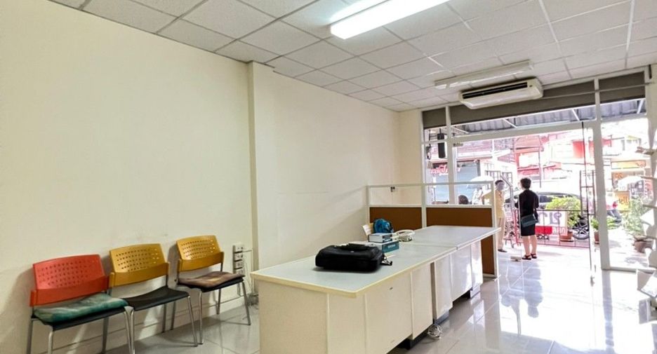 For sale 3 bed office in Mueang Chiang Mai, Chiang Mai