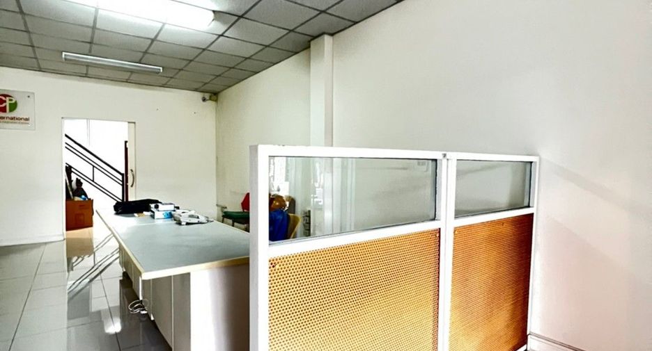 For sale 3 bed office in Mueang Chiang Mai, Chiang Mai