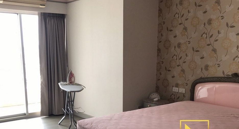 For rent 4 bedrooms condo in Sathon, Bangkok