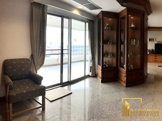 For rent 4 bedrooms condo in Sathon, Bangkok
