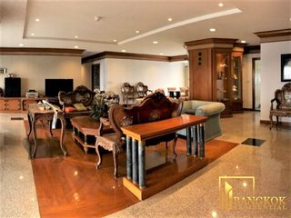 For rent 4 bedrooms condo in Sathon, Bangkok