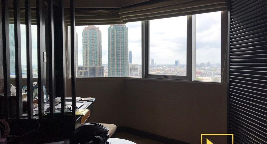 For rent 4 bedrooms condo in Sathon, Bangkok