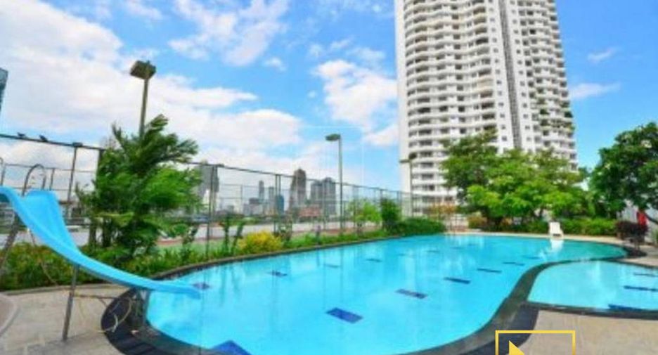 For rent 4 bedrooms condo in Sathon, Bangkok