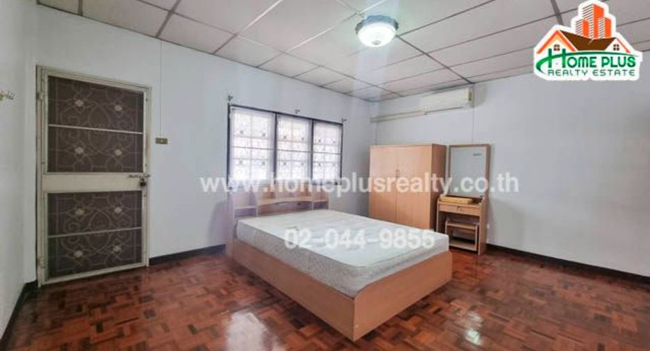 For sale 3 bedrooms townhouse in Don Mueang, Bangkok