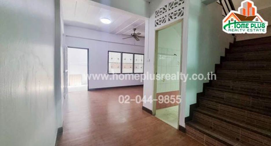 For sale 3 bedrooms townhouse in Don Mueang, Bangkok