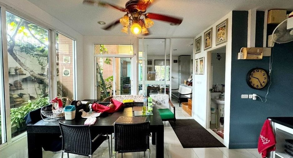 For rent 3 Beds townhouse in Suan Luang, Bangkok