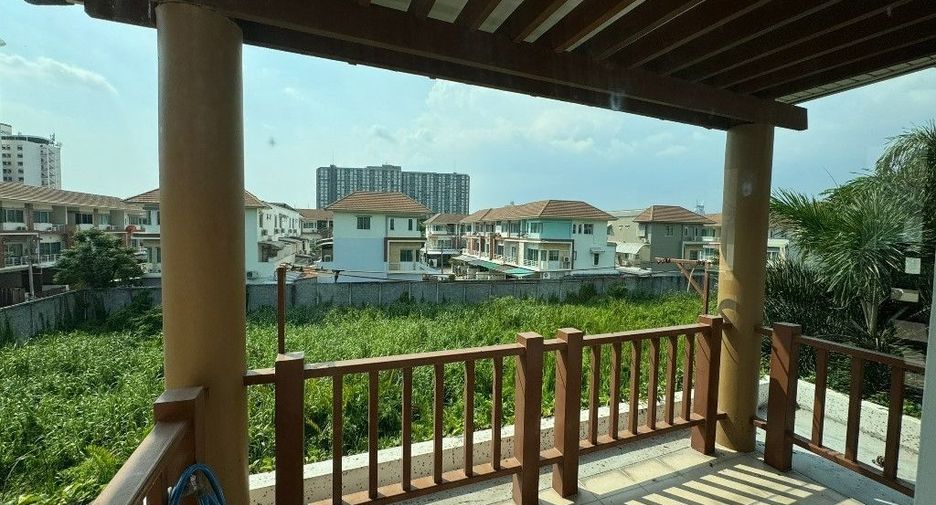 For rent 3 Beds townhouse in Suan Luang, Bangkok