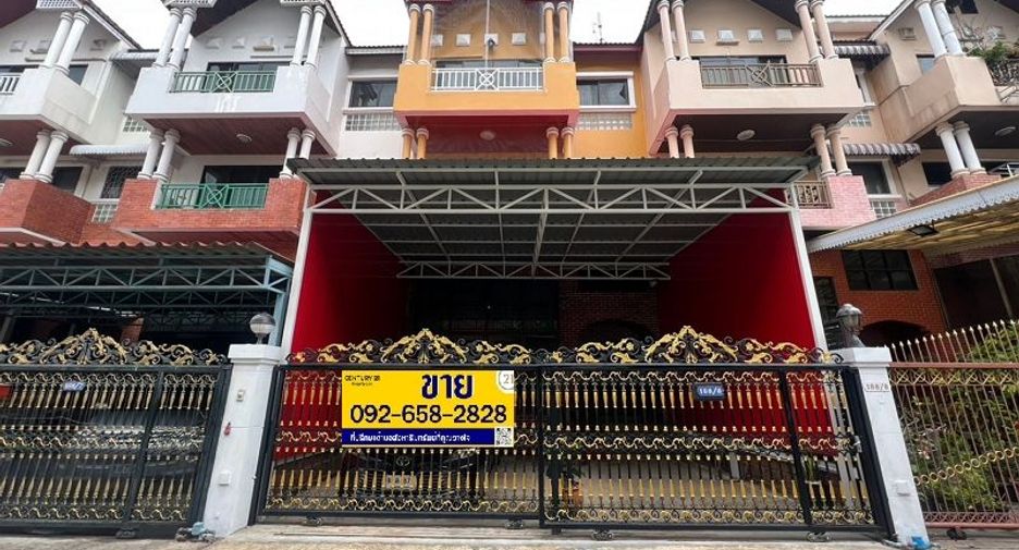 For sale 4 bed townhouse in Phaya Thai, Bangkok