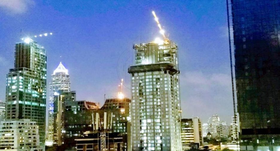 For sale 2 bedrooms condo in Pathum Wan, Bangkok