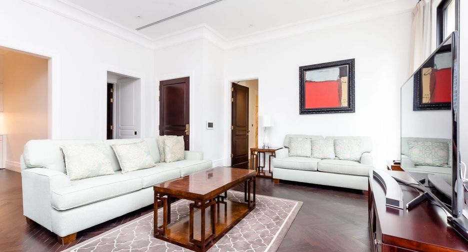 For rent 2 bedrooms condo in Pathum Wan, Bangkok