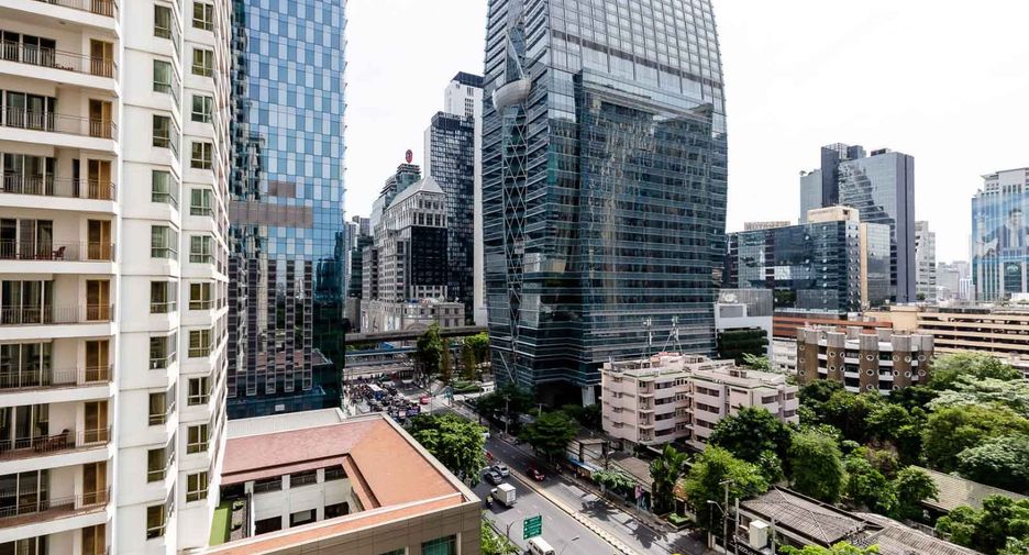 For rent 2 bedrooms condo in Pathum Wan, Bangkok