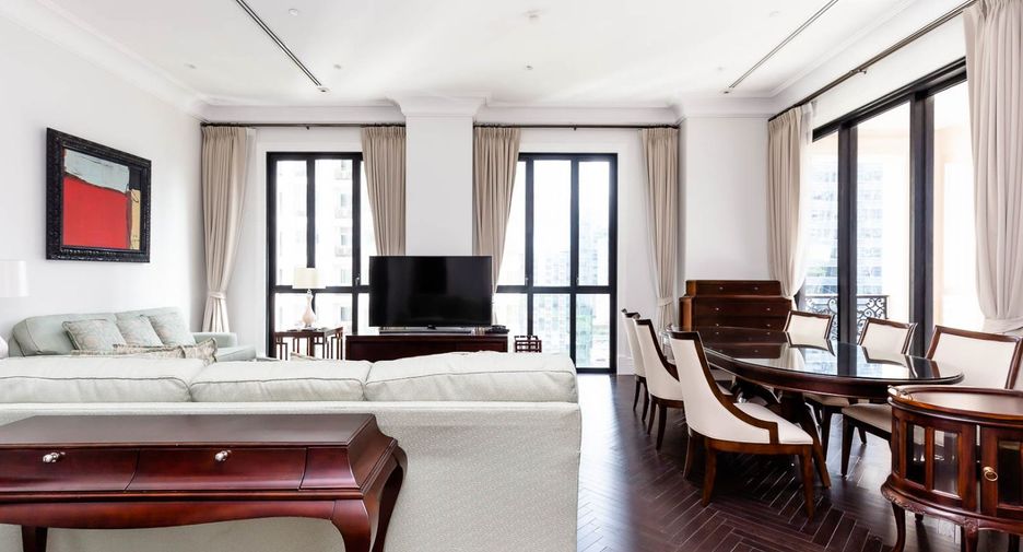 For rent 2 bedrooms condo in Pathum Wan, Bangkok
