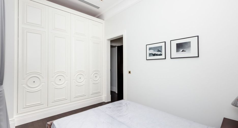 For rent 2 bedrooms condo in Pathum Wan, Bangkok