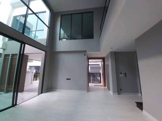 Casa en alquiler de 4 habitaciones en Suan Luang, Bangkok