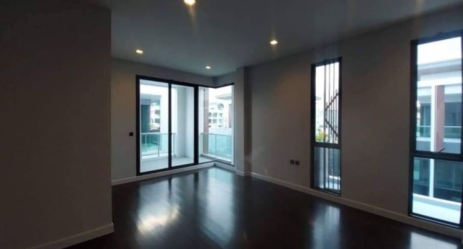 For rent 4 bedrooms house in Suan Luang, Bangkok