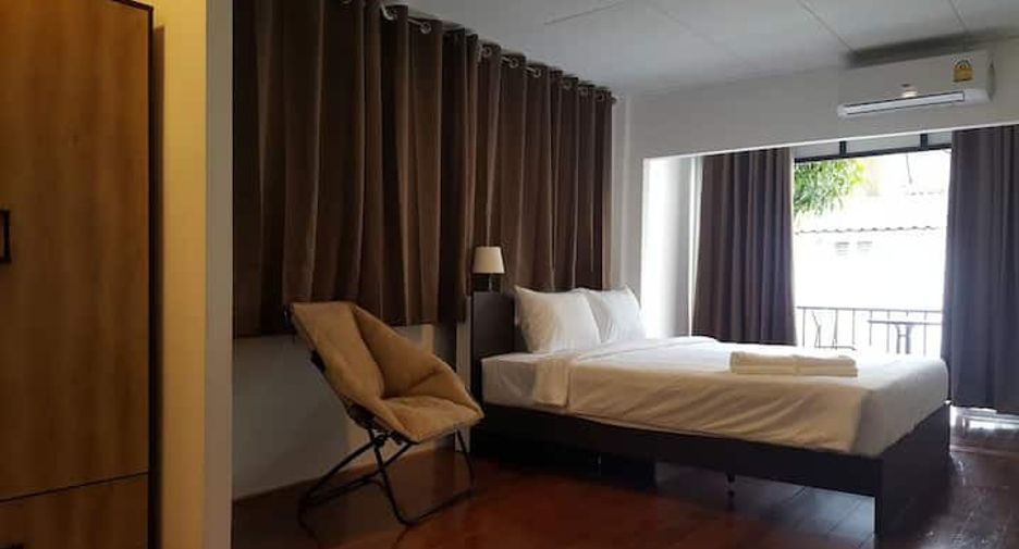For sale 6 bedrooms townhouse in Khlong Toei, Bangkok