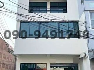 For rent 4 Beds retail Space in Saphan Sung, Bangkok