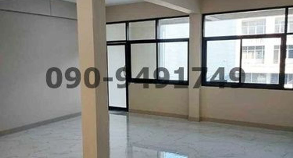 For rent 4 bed retail Space in Saphan Sung, Bangkok