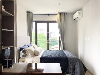 For rent 2 bed condo in Watthana, Bangkok