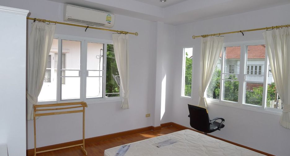 For rent 3 bedrooms house in Bang Bua Thong, Nonthaburi