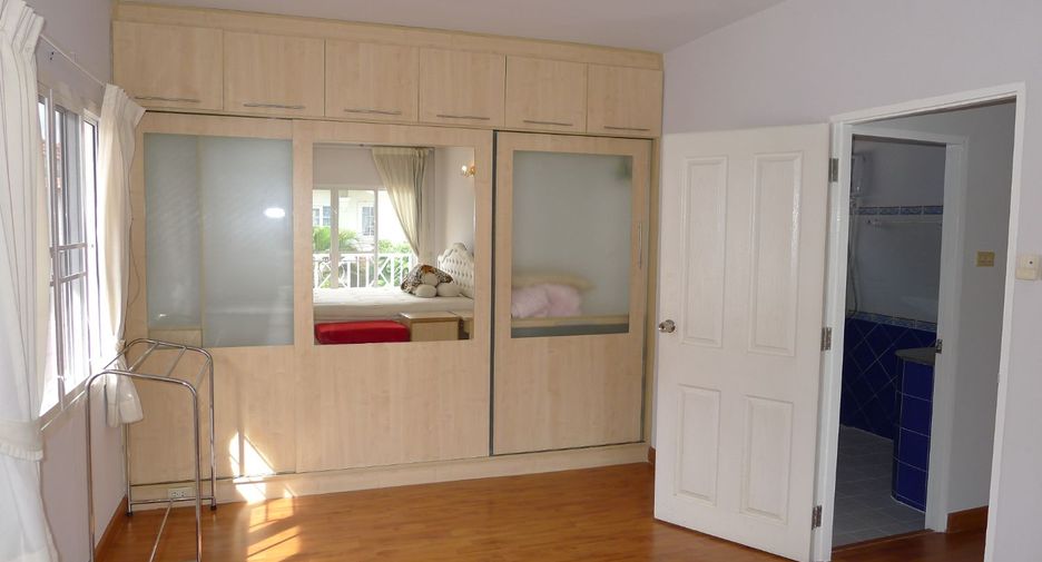 For rent 3 bedrooms house in Bang Bua Thong, Nonthaburi