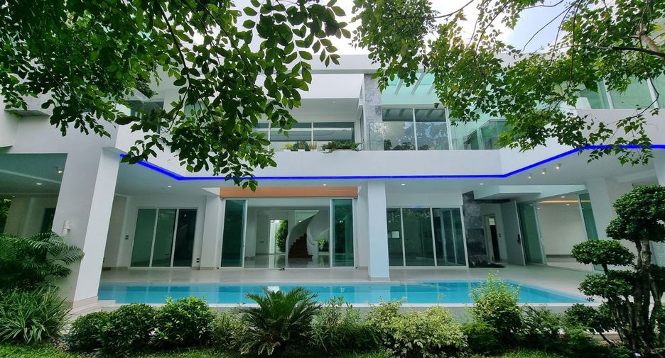 For sale 8 Beds villa in Hang Dong, Chiang Mai