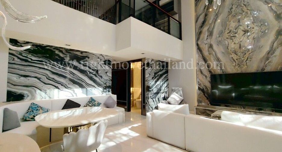 For rent and for sale 4 bedrooms townhouse in Watthana, Bangkok