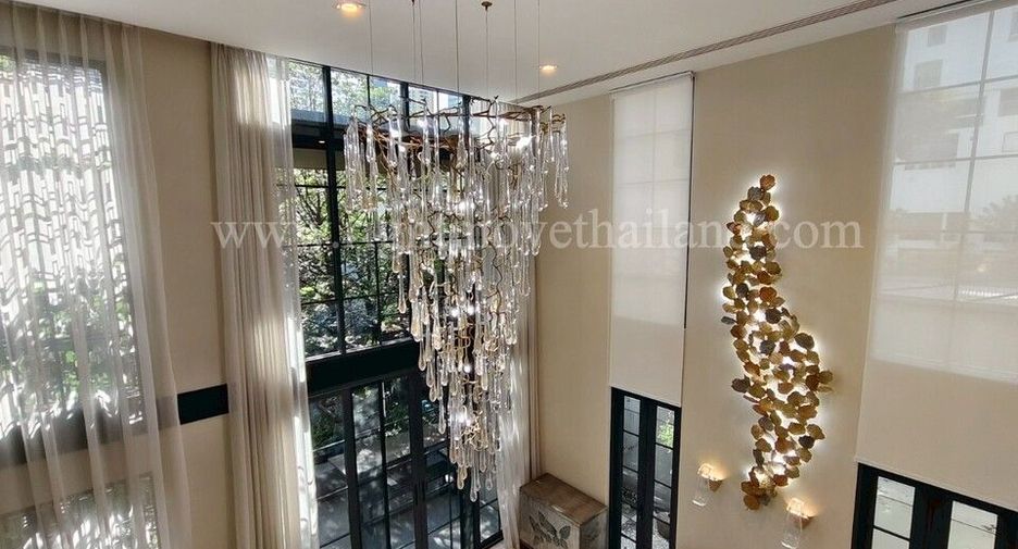 For rent and for sale 4 bedrooms townhouse in Watthana, Bangkok