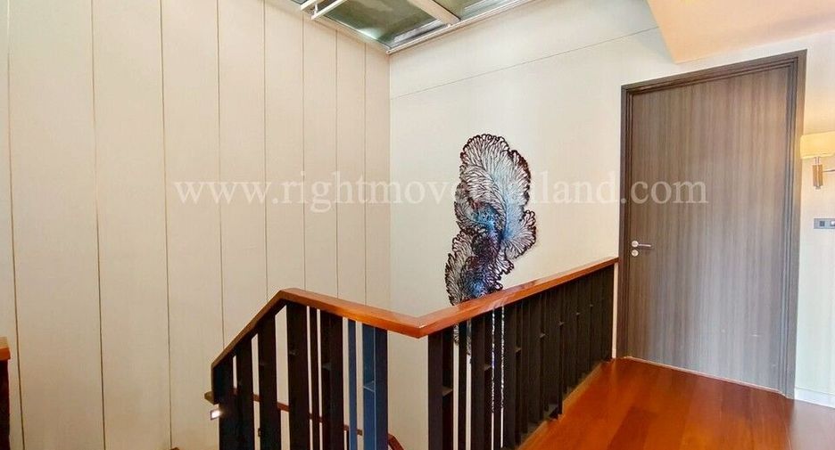 For rent and for sale 4 bedrooms townhouse in Watthana, Bangkok