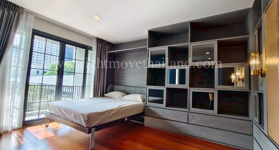 For rent and for sale 4 bedrooms townhouse in Watthana, Bangkok