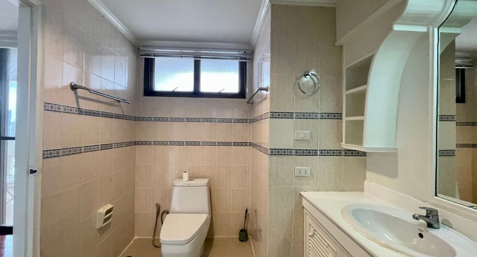 Apartamento en alquiler de 4 habitaciones en Khlong Toei, Bangkok