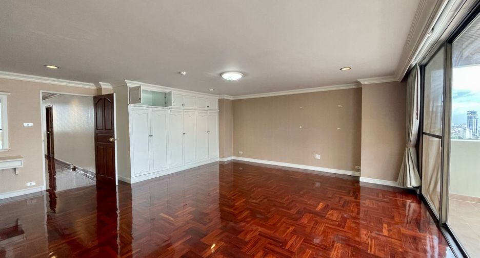 Apartamento en alquiler de 4 habitaciones en Khlong Toei, Bangkok