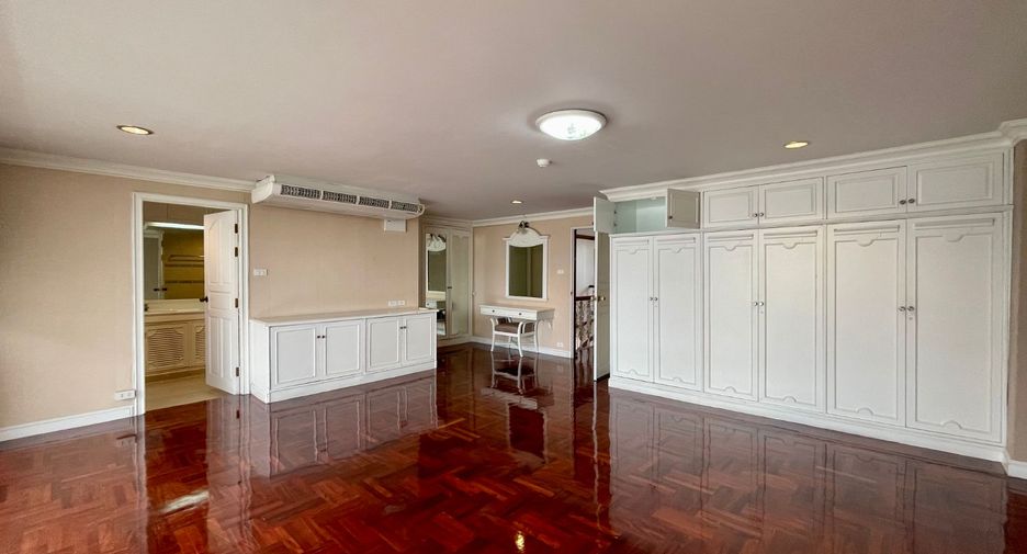Apartamento en alquiler de 4 habitaciones en Khlong Toei, Bangkok
