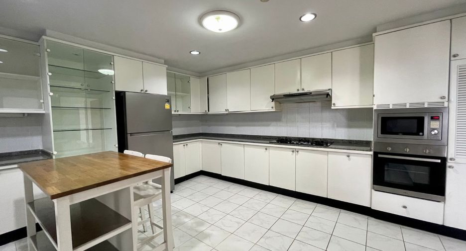 Apartamento en alquiler de 4 habitaciones en Khlong Toei, Bangkok