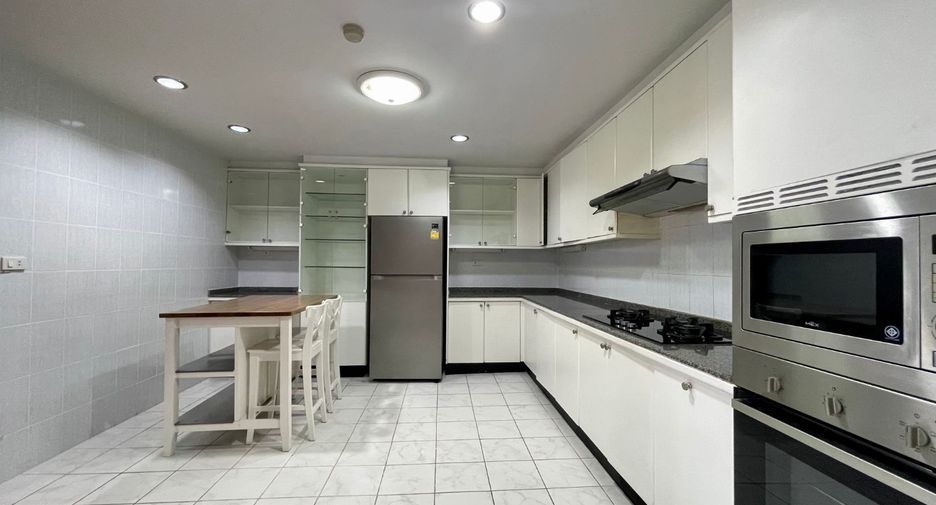 Apartamento en alquiler de 4 habitaciones en Khlong Toei, Bangkok