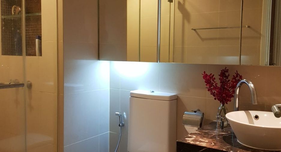 For rent 2 bedrooms condo in Sathon, Bangkok