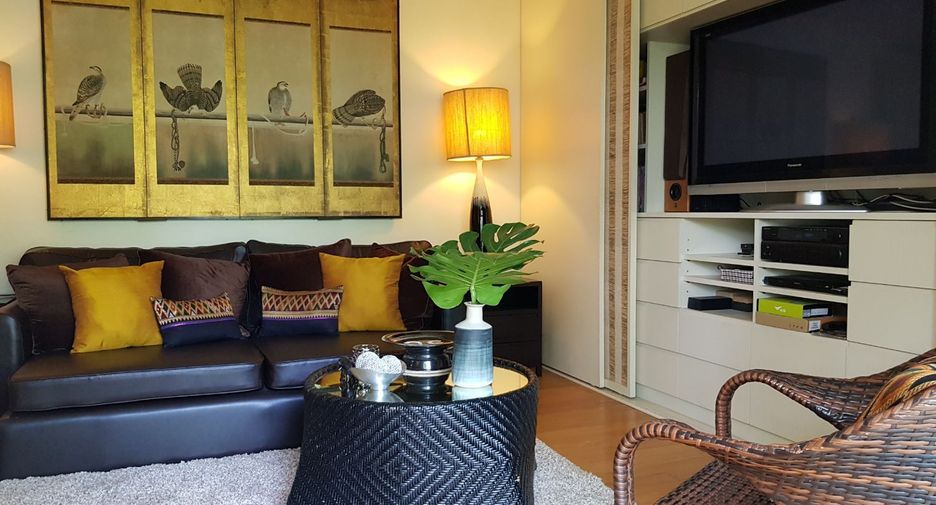 For rent 2 bedrooms condo in Sathon, Bangkok