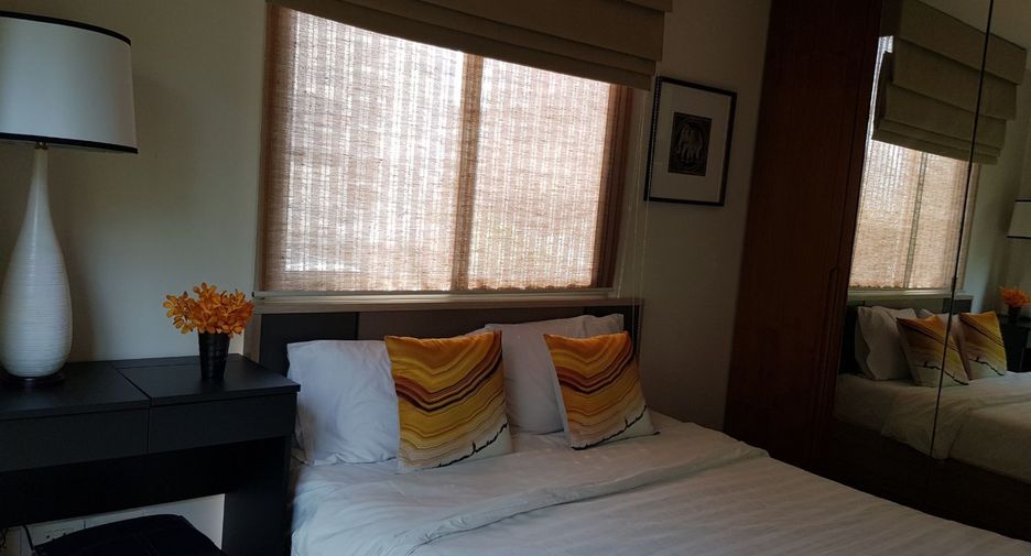 For rent 2 bedrooms condo in Sathon, Bangkok