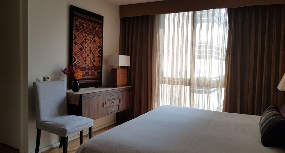 For rent 2 bedrooms condo in Sathon, Bangkok