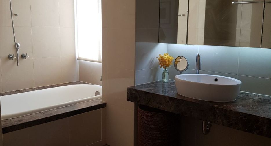 For rent 2 bedrooms condo in Sathon, Bangkok
