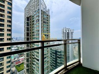 À louer 3 chambres condo à Khlong Toei, Bangkok