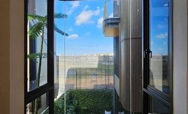For rent and for sale 5 bedrooms house in Wang Thonglang, Bangkok